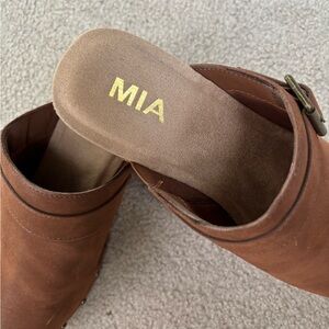 MIA Chestnut Leather Ankle Boots